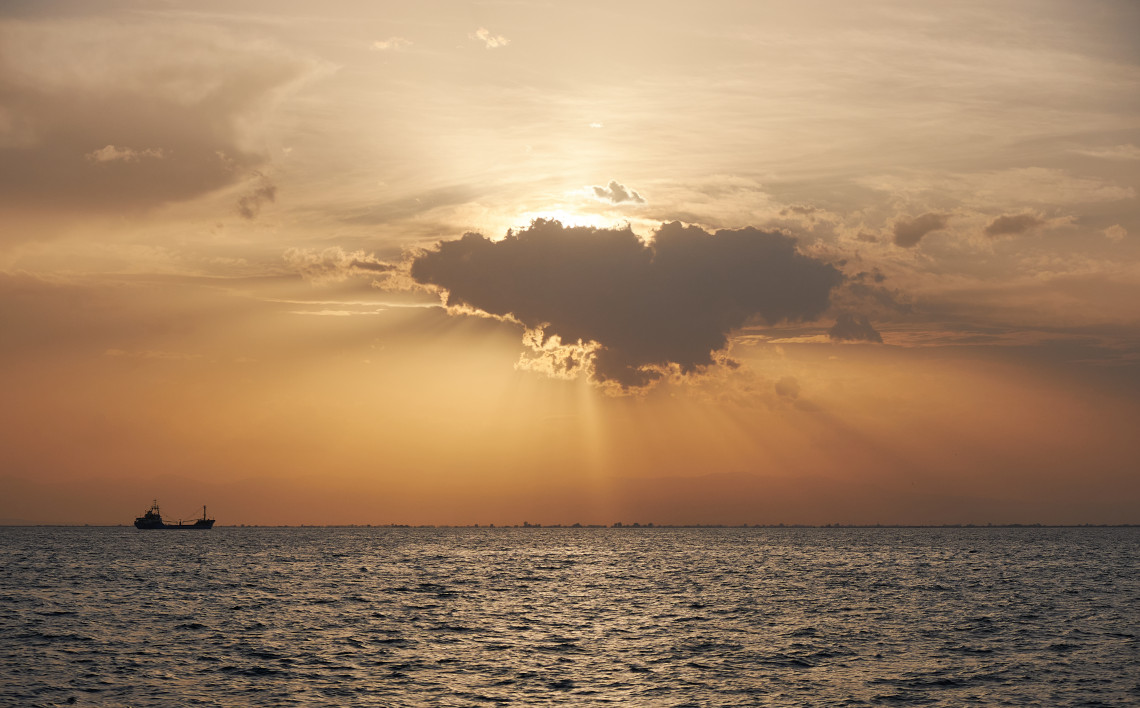 timelessNFT's tweet photo. Sun through cloud

Check out this item on OpenSea https://t.co/HQus5l0pGY via @opensea 

#opensea #OpenSeaNFT
#openseaartists #NFTS #NFTartist #NFTartists #NFTphotographers
#NFTphotograph #NFTCommunity https://t.co/HpWNKn44E5
