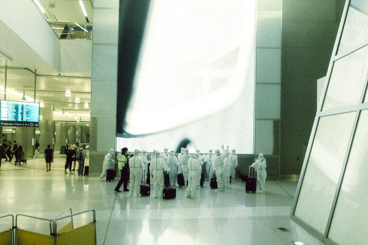 chavatweets1's tweet photo. Arrivals in PPE at LAX https://t.co/lDZ5AIrY11