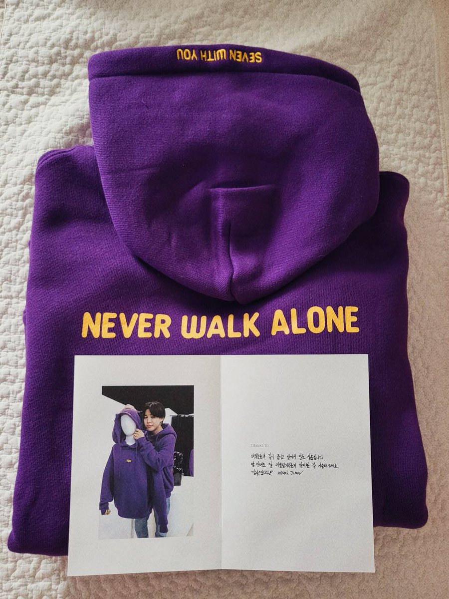 hobi_landd's tweet photo. JIMIN WITH YOU HODDIE GIVEAWAY! 💜
Rules~
💜RT, FOLLOW ME, LIKE
💜COMMENT WHERE YOU'RE FROM AND TAG 2 FRIENDS.

ENDS 25/02/22 https://t.co/Fi7lZ7b6Cj