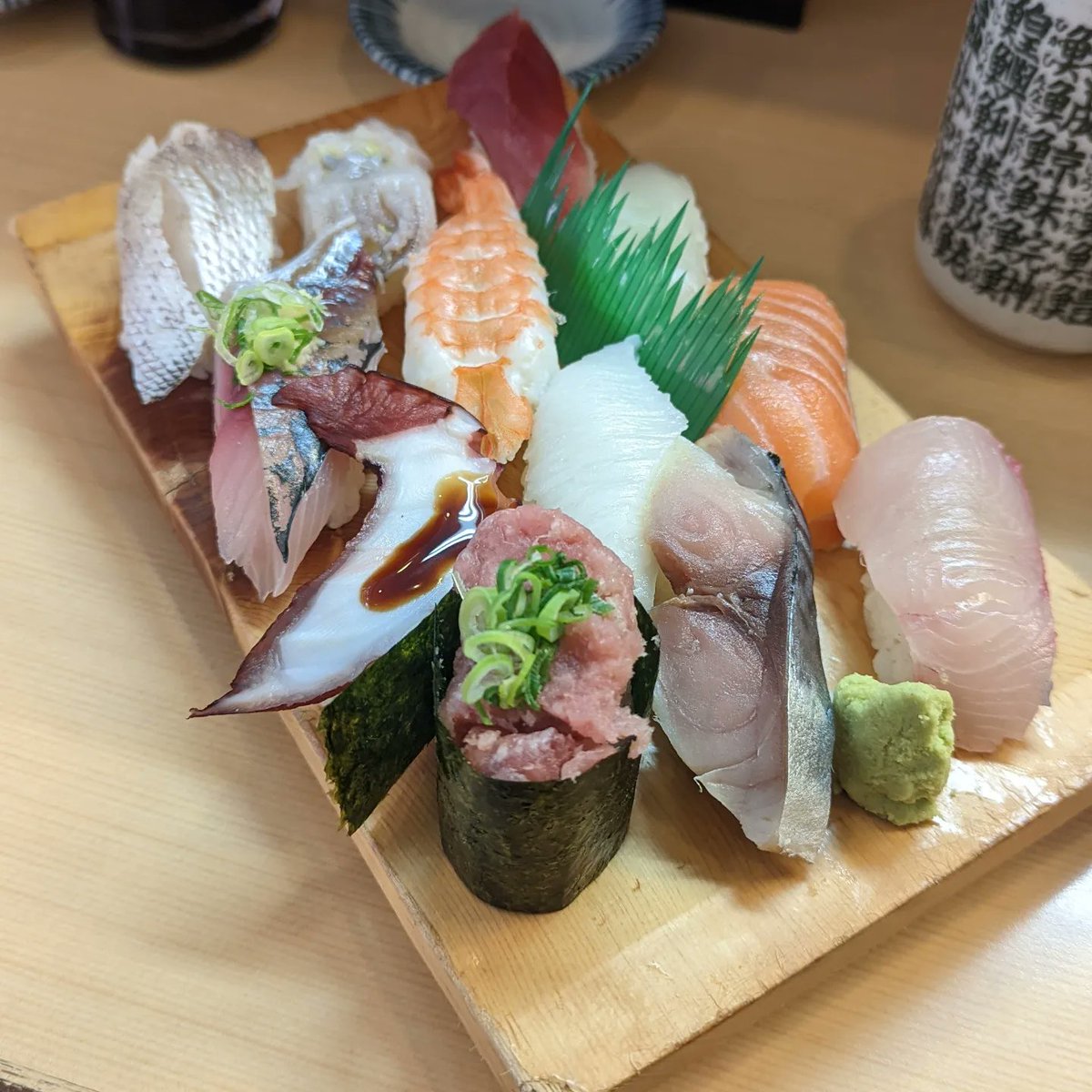 大阪旅行に行ったら 取りあえず寿司屋は行くよね🍣 ビール飲んでお腹いっぱい食べても 安くて美味しい店がたくさんあるから〜 今回はヒラアジ食いまくってやりました😁💓 新鮮ピチピチで最高💓💓👍