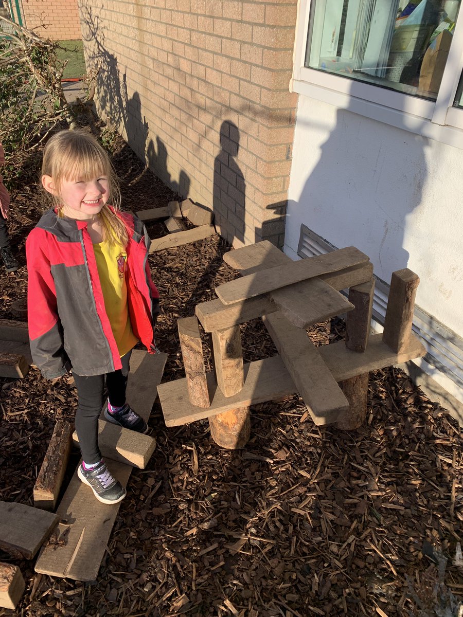 P1 always amazing us with their creativity and imagination - building a vessel for “Baby Bear” from the story “Whatever Next” to take him to the moon during our expedition this afternoon! #WhatCanFly #LooseParts @MissSarahLaw <a href="/MrsRose67097001/">Mrs Rose</a> <a href="/MissTait21/">Miss Tait</a> <a href="/MissBain_EYP/">𝘏𝘦𝘢𝘵𝘩𝘦𝘳 𝘉𝘢𝘪𝘯</a> ⭐️🚀🌎
