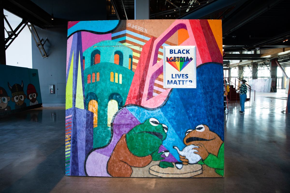🖼 🎨✨  It's the LAST WEEK of The City Canvas: A Paint the Void Retrospective art show! Here's a sneak peek of some of the murals 👀 

🗓️  Thurs &amp; Fri Jan 27-28
🕐  4PM-9PM
📍 <a href="/pier70sf/">Pier70</a> 588 22nd St
🔗  eventbrite.com/e/the-city-can…
~
📷  <a href="/sfstandard/">The San Francisco Standard</a>'s article sfstandard.com/arts-culture/t…