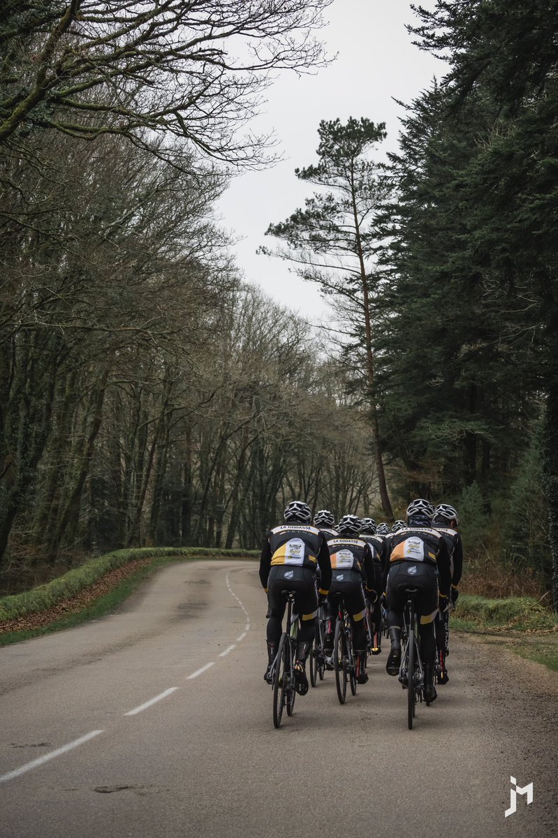 De retour d’un week-end stage avec l’équipe afin de préparer la saison 2022 ! Au programme 285kms 4300m D+ encore un peu de travail avant la première course de la saison et tous sera ok 👍🏻 #teamlagodasse