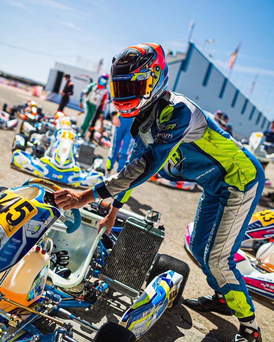 Back at it again!

La semana que viene arranca mi temporada 2022 con las IAME Winter Cup en el <a href="/KartodromoVlc/">Kartodromo Valencia</a> 

Fotos de las IAME Euroseries en el <a href="/cizuera/">Circuito Internacional de Zuera</a> de la pasada temporada