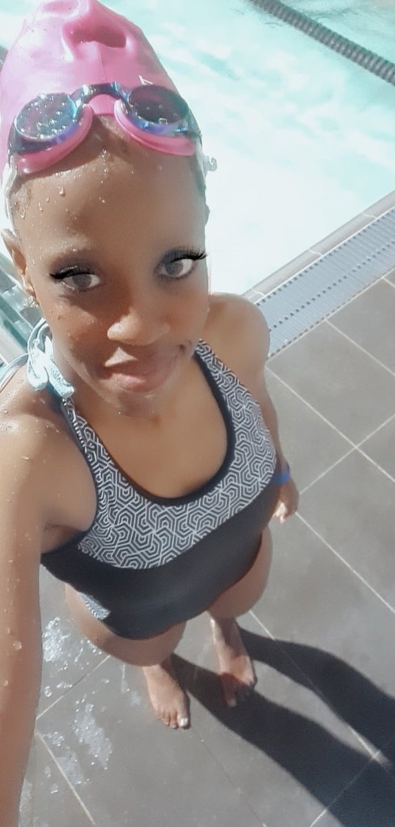 ocrgirl_emjeezy's tweet photo. Decide that you want it more than  you are afraid of it. 
🧜🏽‍♀️🏊🏽‍♀️🤸🏾‍♀️🚴🏽‍♀️💙🎨🖌
.
.
#swimminggirl
#swimbikerun #swimmingwithTumiSole 
#cyclingwithTumiSole 
#IPaintedMyRide 
#IPaintedMySwim 
#bricktraining 
#TransformationTuesday https://t.co/WmPaIHqOaU