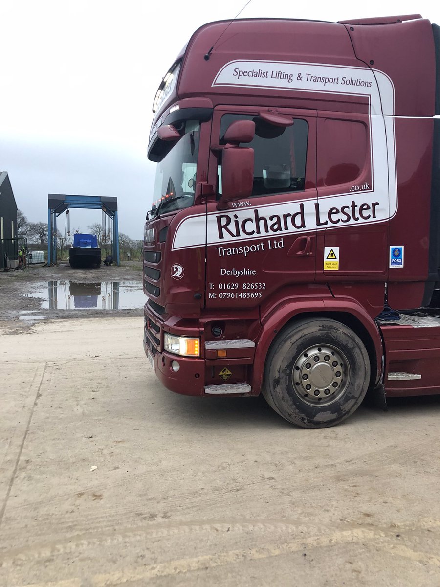 Something of a boat lifting day today @AqueductMarina 
One a @CanalRiverTrust work boat heading back to a canal near you following a complete refurb. The other an ageing #narrowboat sold via brokerage heading up north. 
#canal #boatbrokerage #marina #boatyard