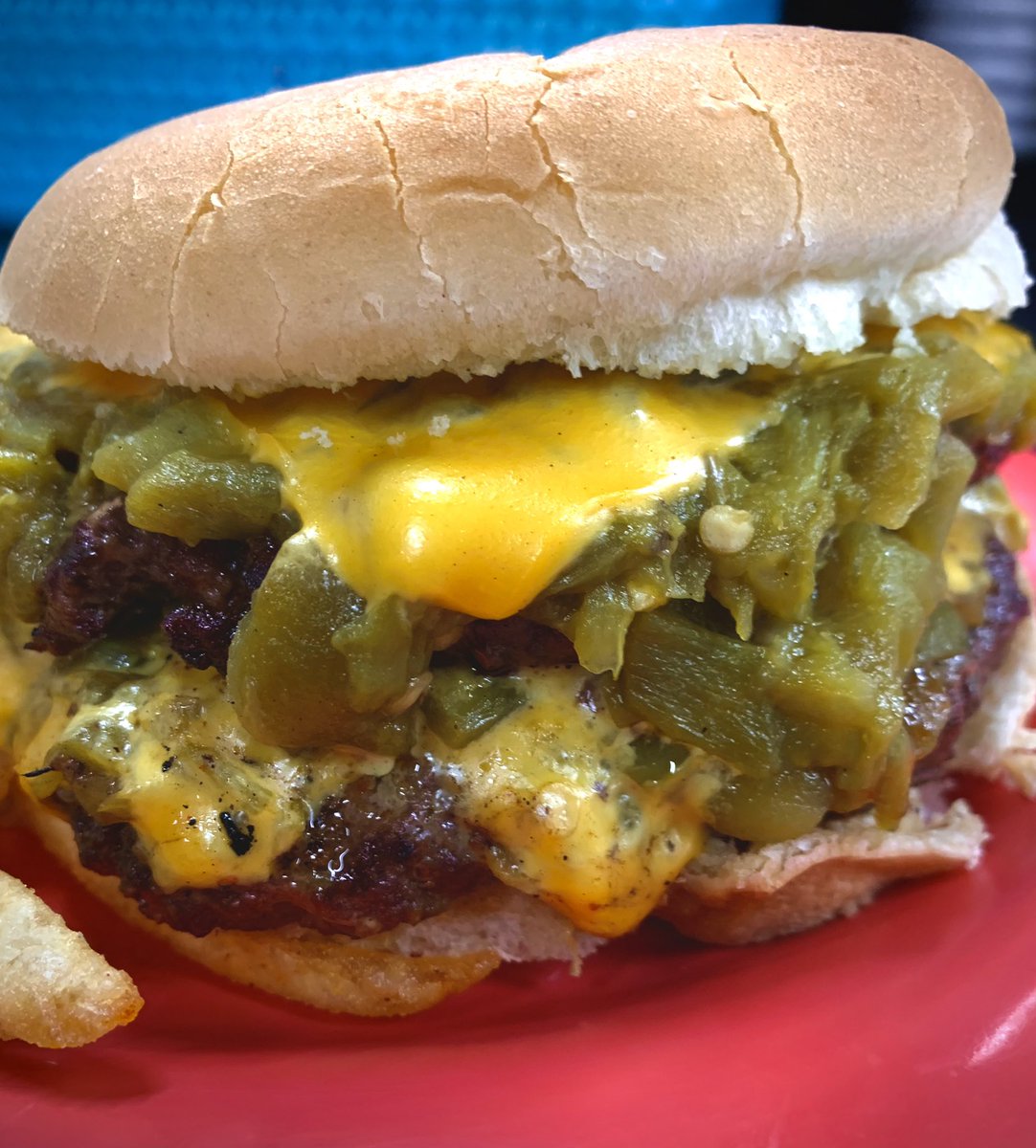 It’s been a while! 🎉#greenchile #cheeseburger #foodie #yum #hatchnm #beef