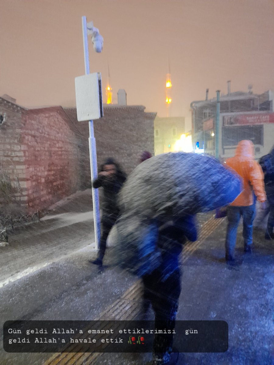 MMirzaodil's tweet photo. Gün gelir Allah'a emanet ettiklerimizi gün gelir Allah'a havale ettik 🥀🥀 https://t.co/CmJwJdm1bc