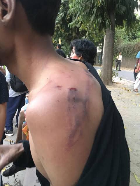 NISHATRJ1's tweet photo. #JusticeForStudents
#JusticeForStudents

Their children                            Your children https://t.co/ylHoe3A4Dd