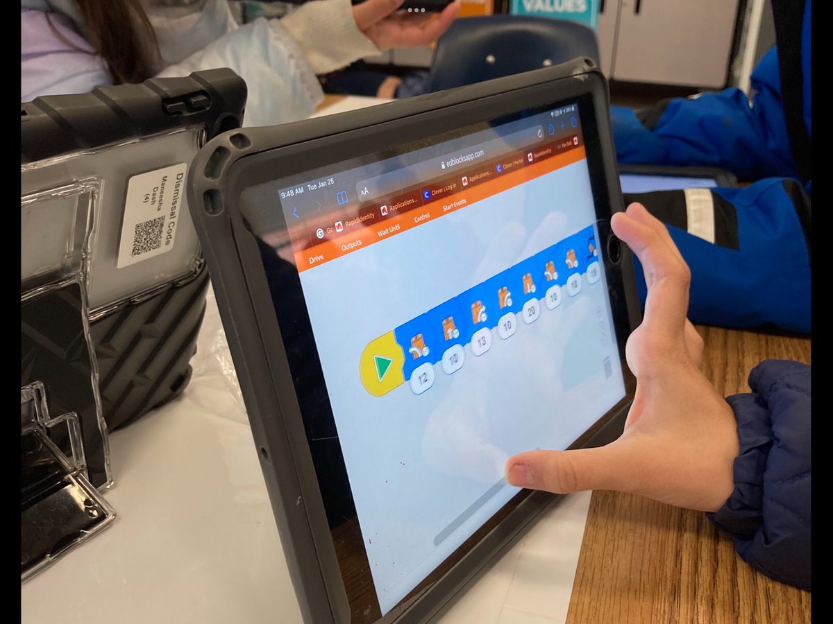 Hoffman-Boston STEM tweet media