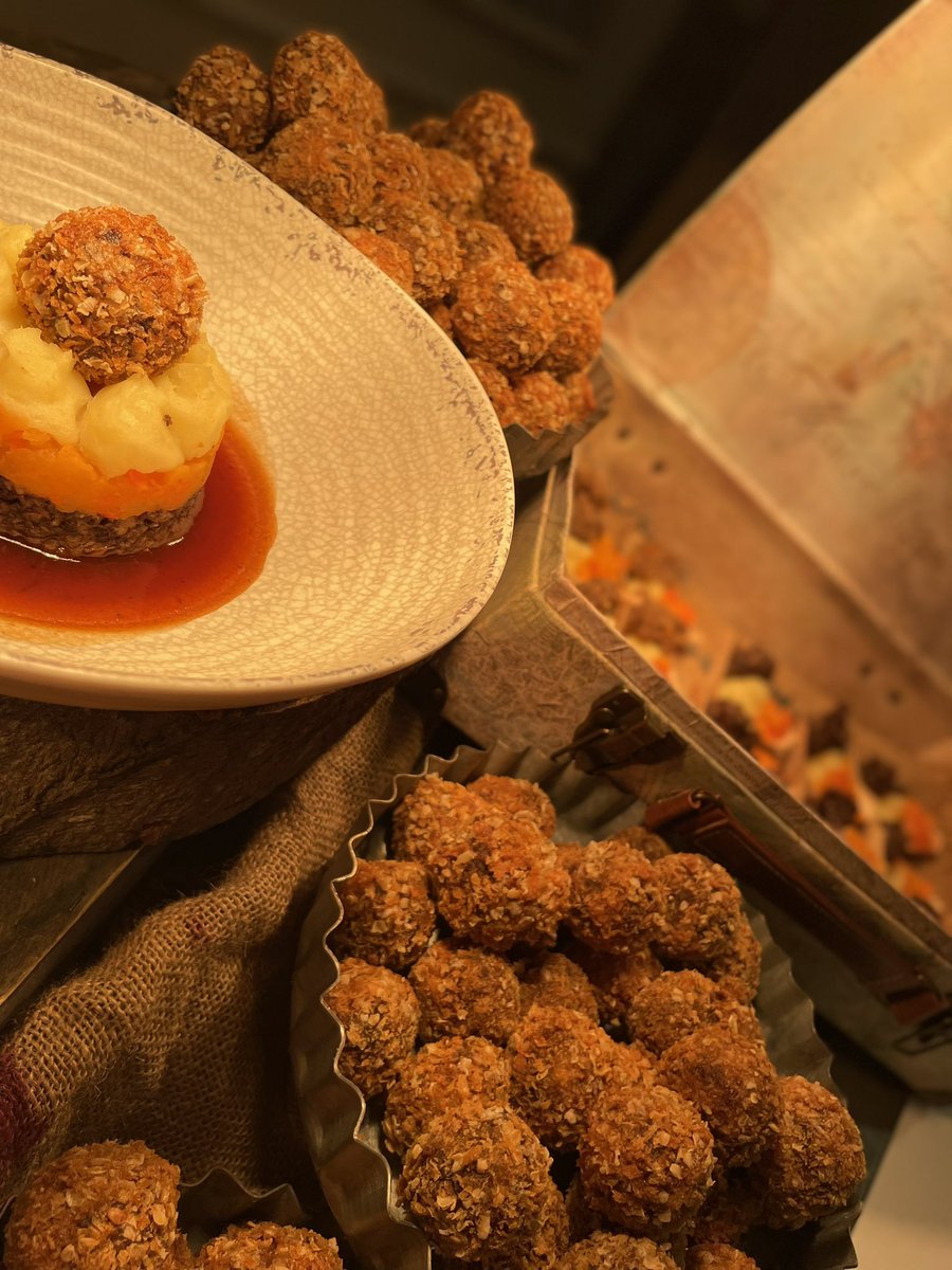 chefJordanHH's tweet image. Burns night ready at queens! Get your haggis on! @QueensTaunton @HhRgulley @NathanSimms17 @HolroydHowe