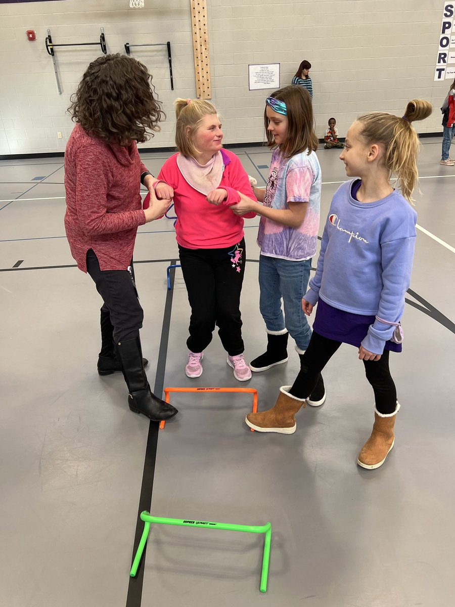 Leisa__Barry's tweet photo. With the Winter Olympics coming up in February, our class has been learning about a variety of different sports. We’re learning ways to get moving and stay healthy with help from our buddies! #inspireWES #WEStandTogether #becomebelongNYCSD #WEarefamily https://t.co/5aXRizGN3L