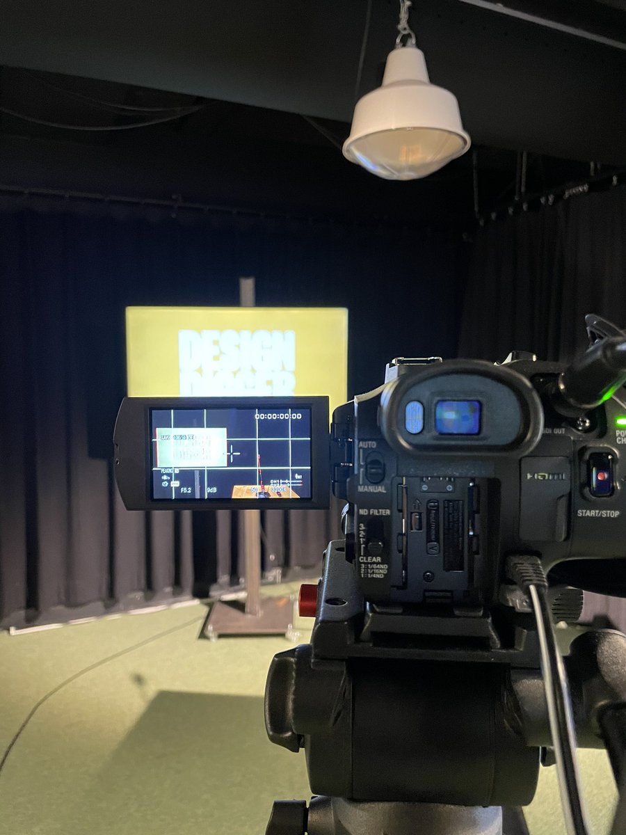 #behindthescreens enzo. Dat was een ontzettend leuke talkshow! DesignDigger LIVE met @jeroenjunte, @marjanvanaubel, Cas Thorsen, Mina Abouzahra, <a href="/NienkeHoogvliet/">Nienke Hoogvliet</a> en Wouter van Dijk. Later terug te kijken! Volgende week weer? 😅