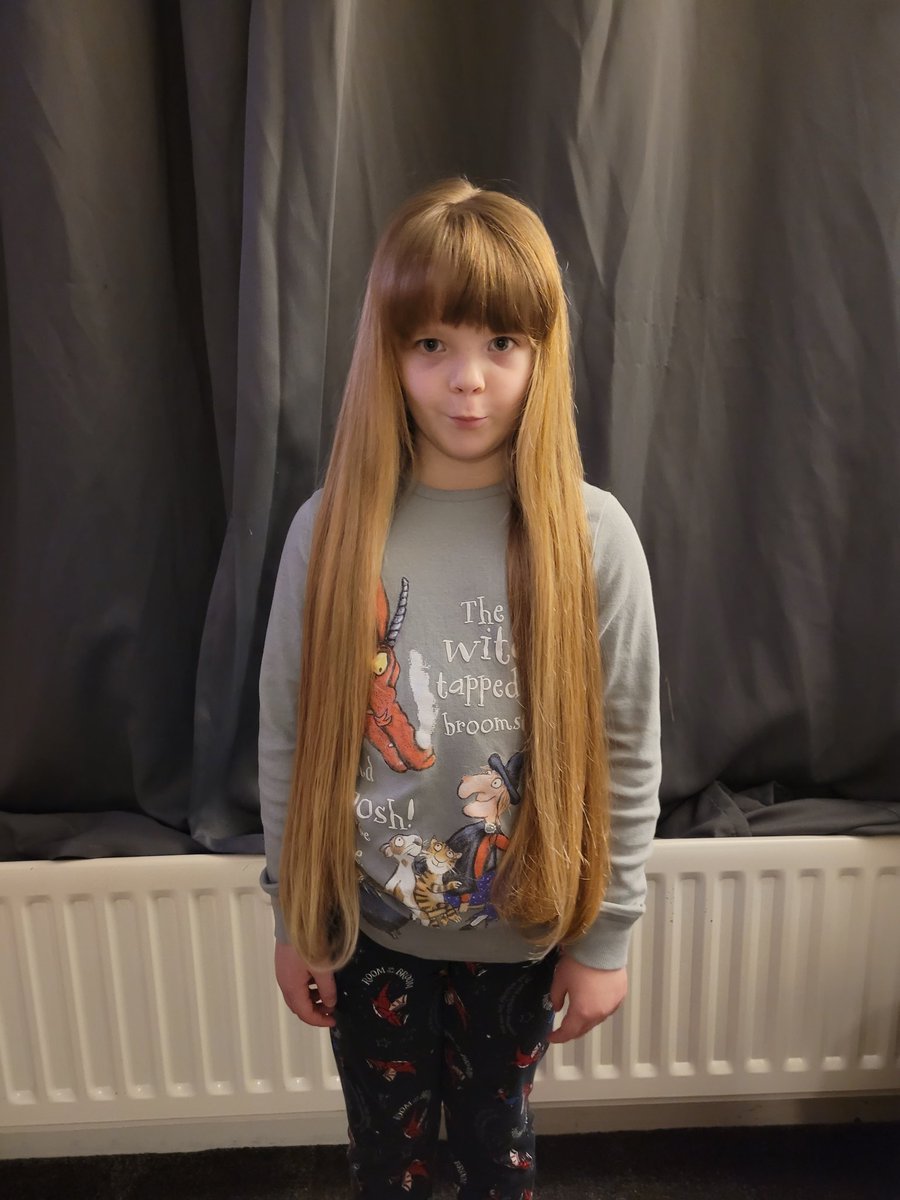 ToniMit88's tweet photo. So Megan got her special tshirt from @LPTrustUK we measured how much hair was donated and she donated 16 inches ❤.  She has also raised £390 too ❤ @Newyorkprimary https://t.co/DbtWi8xJk9