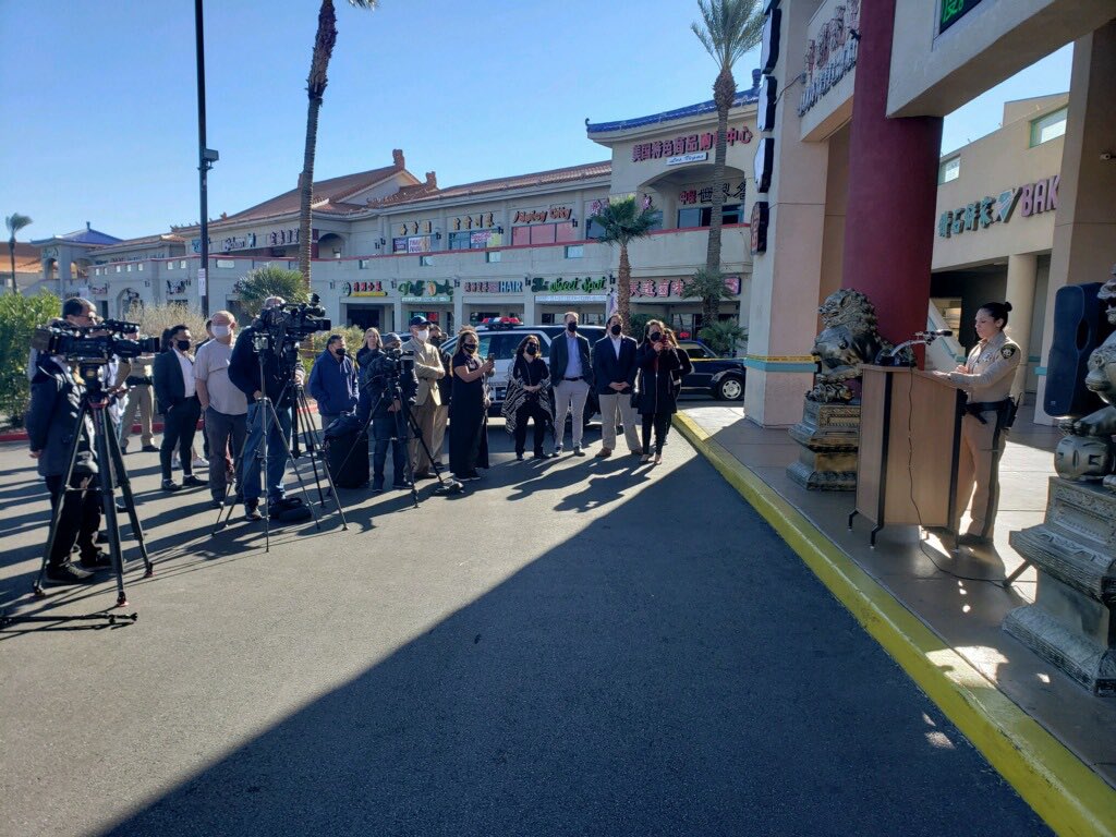 ClarkCountyNV's tweet photo. Supporting our Las #Vegas #AAPI community. Cmsrs. @MichaelNaft and @JustinJonesNV joined @lvmpd and others to show of unity after a terrible attack. The manager of an Asian business was beaten and hospitalized. The suspect faces hate crime charges. #StopAsianHate #AAPICommission https://t.co/aqRjccq1Yj