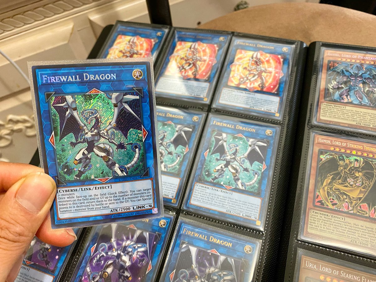 TheVictormaru's tweet photo. All these 𝗙𝗶𝗿𝗲𝘄𝗮𝗹𝗹 𝗗𝗿𝗮𝗴𝗼𝗻 reprints and alternate arts but all you’ve gotta do is just play the original, pre-errata’d version and do the infinite one-turn-kill Trickstar loop. 👌 #yugioh #trickstar #firewalldragon https://t.co/xds9iz8Bf7