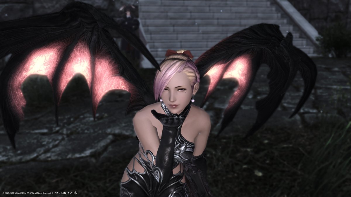 水濡れだとテカテカして余計良いじゃあないか。あと悪魔羽も合いやがる。 