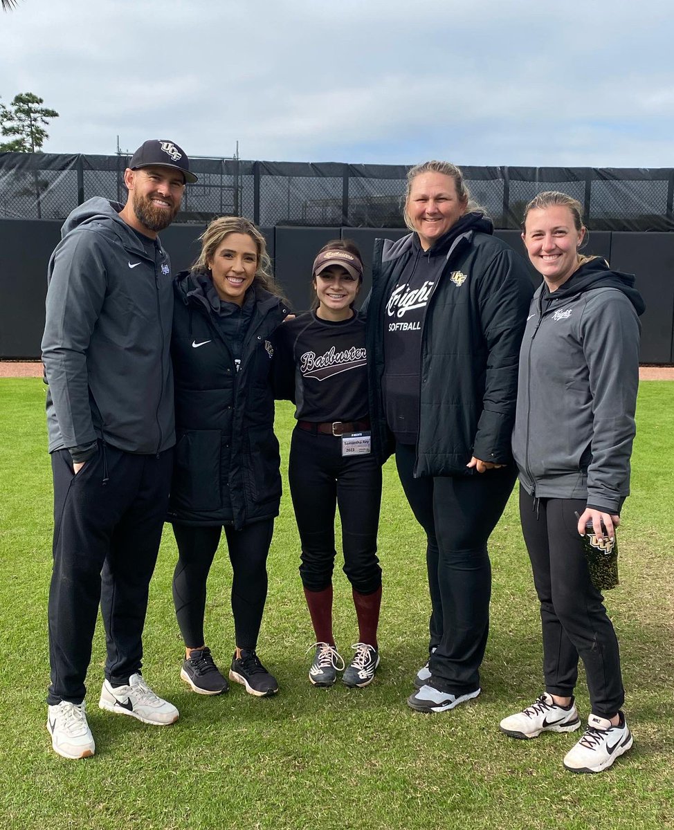 SamanthaAlisa_2's tweet photo. I am so blessed announce my commitment to play Division 1 softball at the University of Central Florida! I want to thank all those who supported me. My coaches, friends, family, and all glory to God! #GoKnights ⚔️💛 https://t.co/r0vhdwrTft
