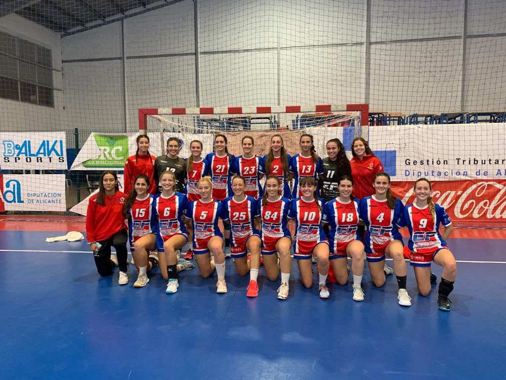 CDAgustinos's tweet photo. Nuestro senior femenino disputa este jueves a partir de las 22 horas en Torrellano el encuentro correspondiente a la jornada 12 que tuvo que ser aplazado en su día. El equipo espera confirmar su buen momento de forma. #comunitatdelesport https://t.co/SRJ5gTh8X0