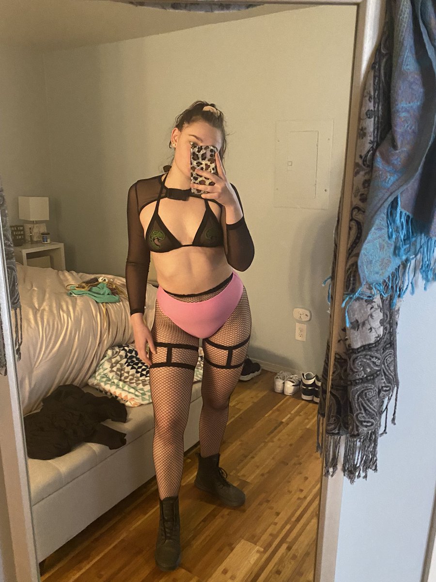 ravemeg's tweet photo. The thunderdome fits 🔥🔥🔥🔥 https://t.co/8WHZZ0YFj4
