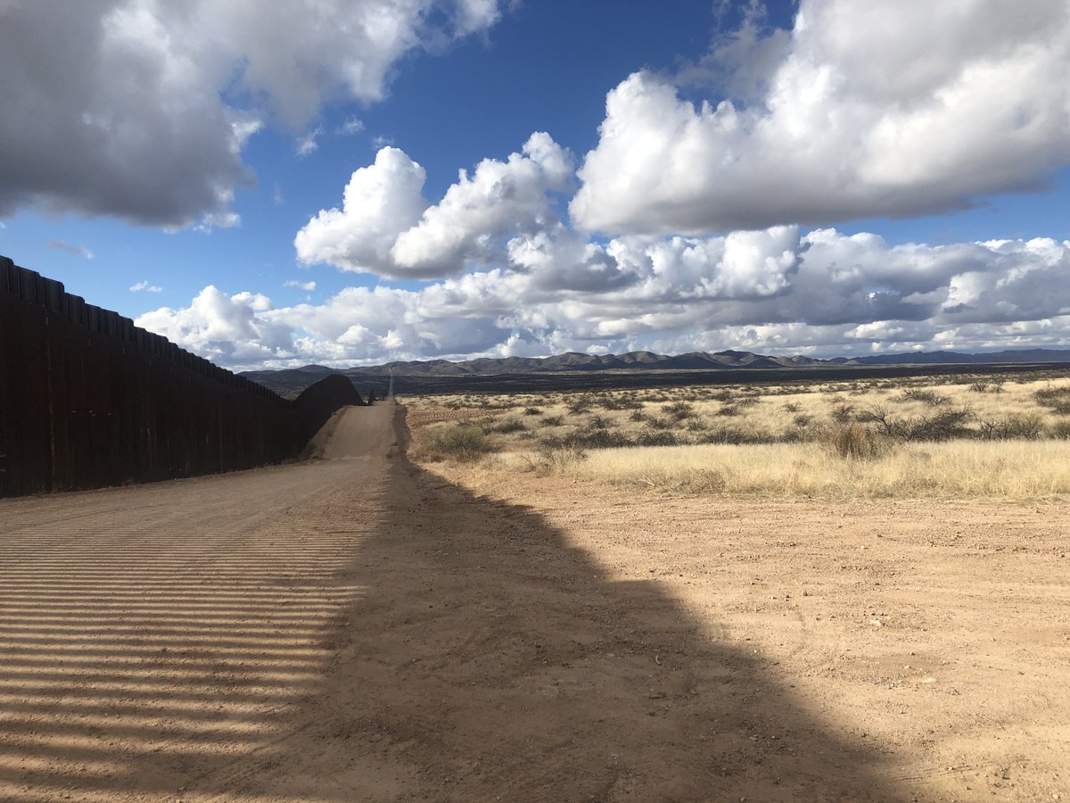AllianceNMT_DC's tweet photo. We met Gail from the Tucson #Samaritans at the Borderlinks site and drove south to the #bordercrossing @Sasabe. Gail had loaded her SUV with supplies (clothing, food, medical equipment) and delivered to the aid station, Casa de Esperanza, just across the border in Mexico, @Sasabe https://t.co/RNZC5ZdGnG