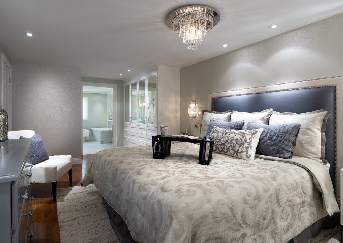Sweet dreams…. #candiceolson #bedroomdesign #neutralbedroomcolors  #calmingbedroom #bedroomlighting #bedroomrecessedlighting, image size:1200x851