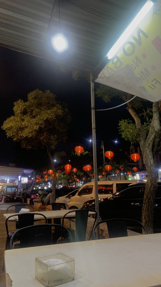 detrioprb's tweet photo. Jajan dikampung jet li https://t.co/4FcSRxQ3LL