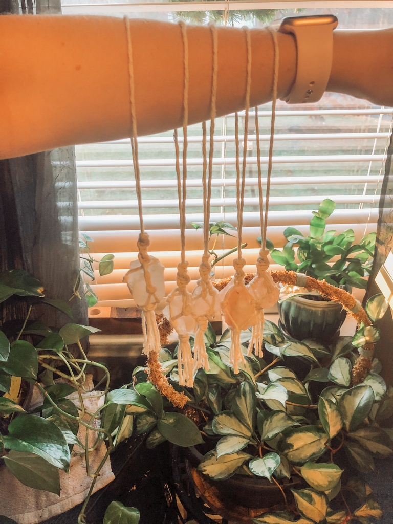 pisces_bloom's tweet photo. Has anyone had the chance to slow down after the holidays? It still feels like I'm running on fumes.⁠
Take some time for yourself this week. You deserve it!⁠⁠
#healingcrystals #crystalenergy #healingstones #metaphysical #macramemaker #macrameartist⁠ #bohostyle #hippie https://t.co/elRQ3j5Mij