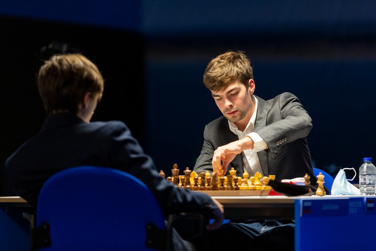 tatasteelchess's tweet image. ♟💙 | The odds on winning in Wijk aan Zee for a record eighth time have vastly improved for Magnus Carlsen after beating his main rival in the Masters today. Anish Giri is Carlsen&apos;s closest competitor now as the Dutchman scored his fourth victory in a row! #TataSteelChess 1/2