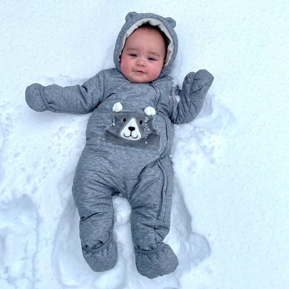 trader_int's tweet image. For #TITuesday we're showing off some snow day shenanigans from our TI Marketing team ❄️⛄️ 

We're grateful for our remote-first work environment allowing us to easily adapt to the challenges of winter weather 🙌

#TraderInteractive #RemoteFirst #RemoteWork #WeAreHiring