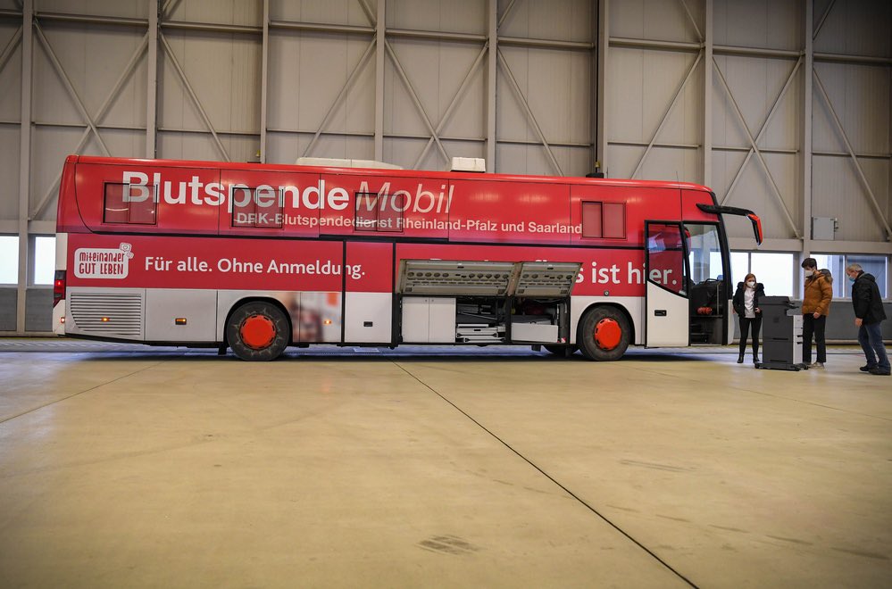 ThirdAirForce's tweet photo. Today, @RamsteinAirBase partnered with local health officials to bring ‘Der Impfbus’ onto the installation.
#TeamRamstein and the German Red Cross were able to provide approximately 500 #COVID19 vaccines to base personnel and their families.
@HQUSAFEAFAF https://t.co/Zum1R2bXsw