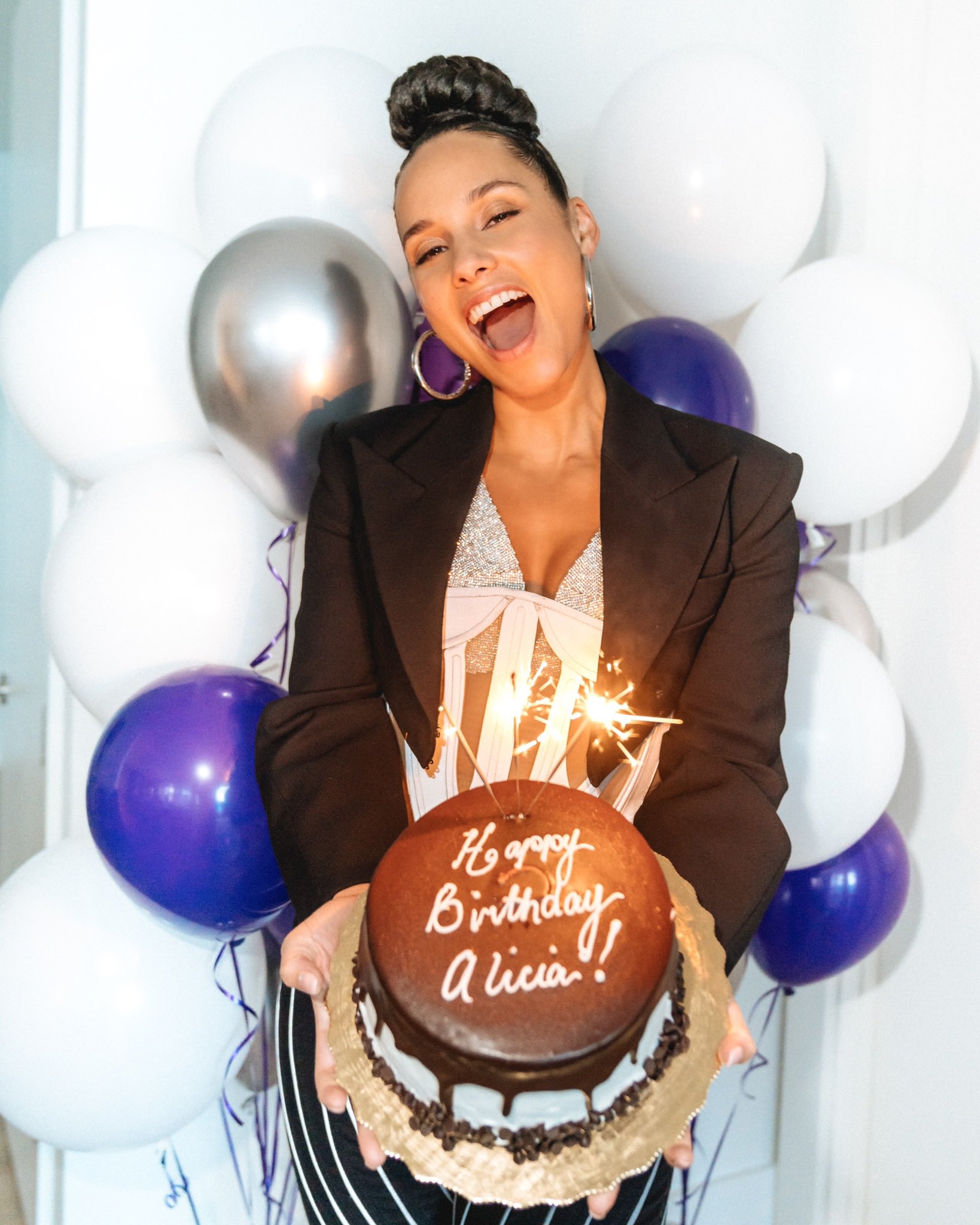 Alicia Keys on X: "It's My BIRTHDAY!!!! I'm so grateful to be alive!! Thank you to every single person who surprised me last night plotting along with the masterful surpriser