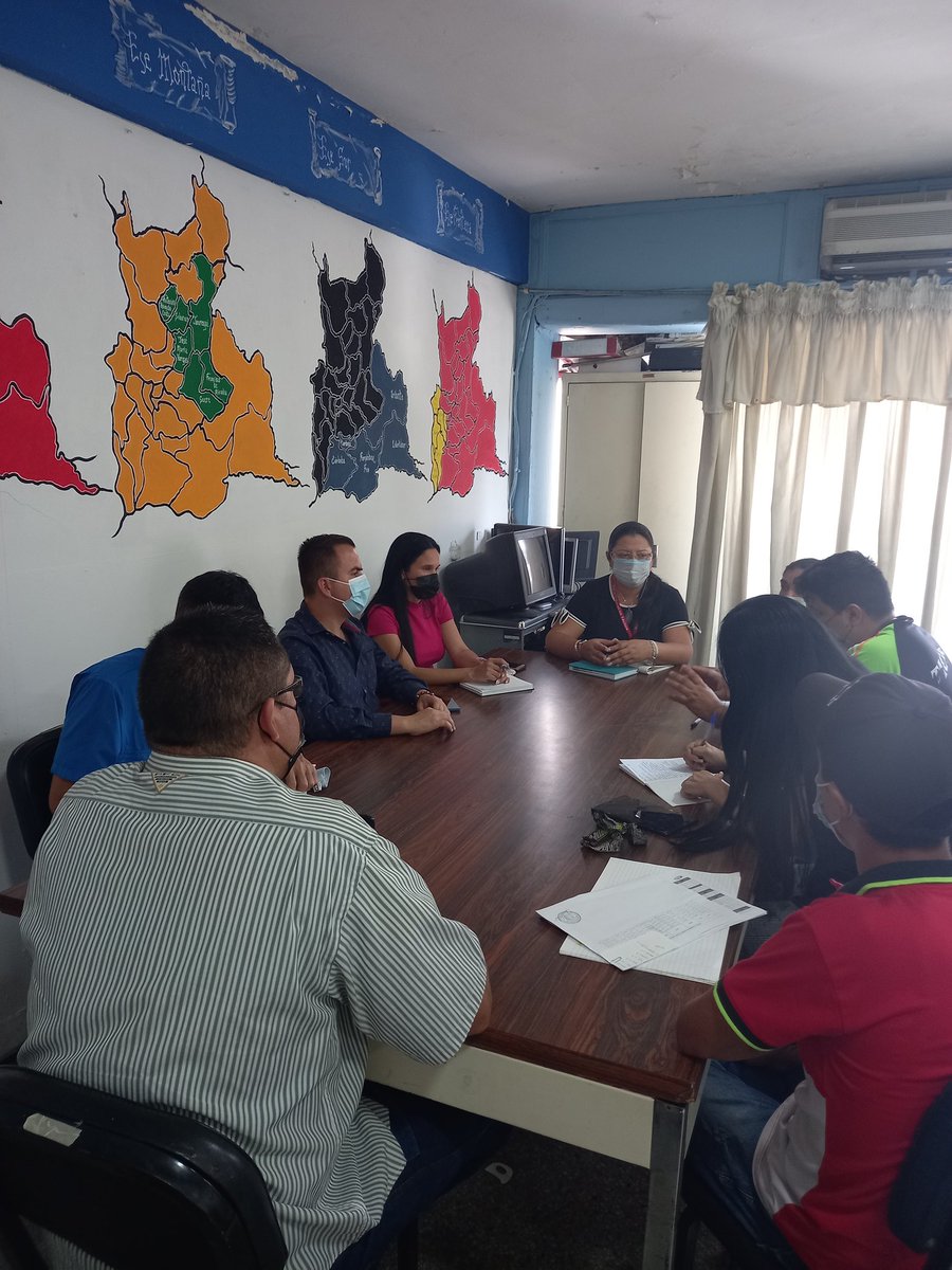 #Táchira Reunión del equipo de @ZonaEducTachira para fortalecer nuevos proyectos en beneficio del personal del sector educativo.  <a href="/NicolasMaduro/">Nicolás Maduro</a> <a href="/_LaAvanzadora/">Yelitze Santaella</a> <a href="/FreddyBernal/">Freddy Bernal</a> <a href="/Berzabethg1/">Berzabethgandicaoficial</a> @MPPEDUCACION <a href="/DGSEMPPE/">DIRECCIÓN GENERAL DE SUPERVISIÓN MPPE</a>