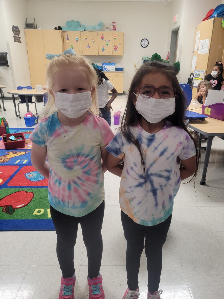 ROSAMrsEller's tweet photo. Spirit Week at @ROSArockets is so much fun! #EngageCreateSOAR
We love to see our Rockets participating and having fun! https://t.co/eA1gwXtPfY