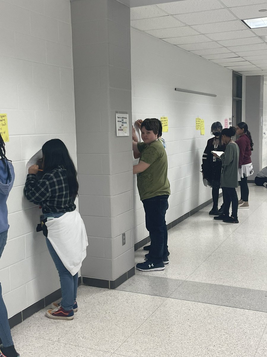 heathgone13's tweet photo. Ty @msbernabe_tms #rookieoftheyear and @Jennie_Marrs for setting up this wonderful Gallery Walk over #thegiver. #TMScollaborators @HumbleISD_TMS @AlainaTayl0r https://t.co/CllZCxlTBU