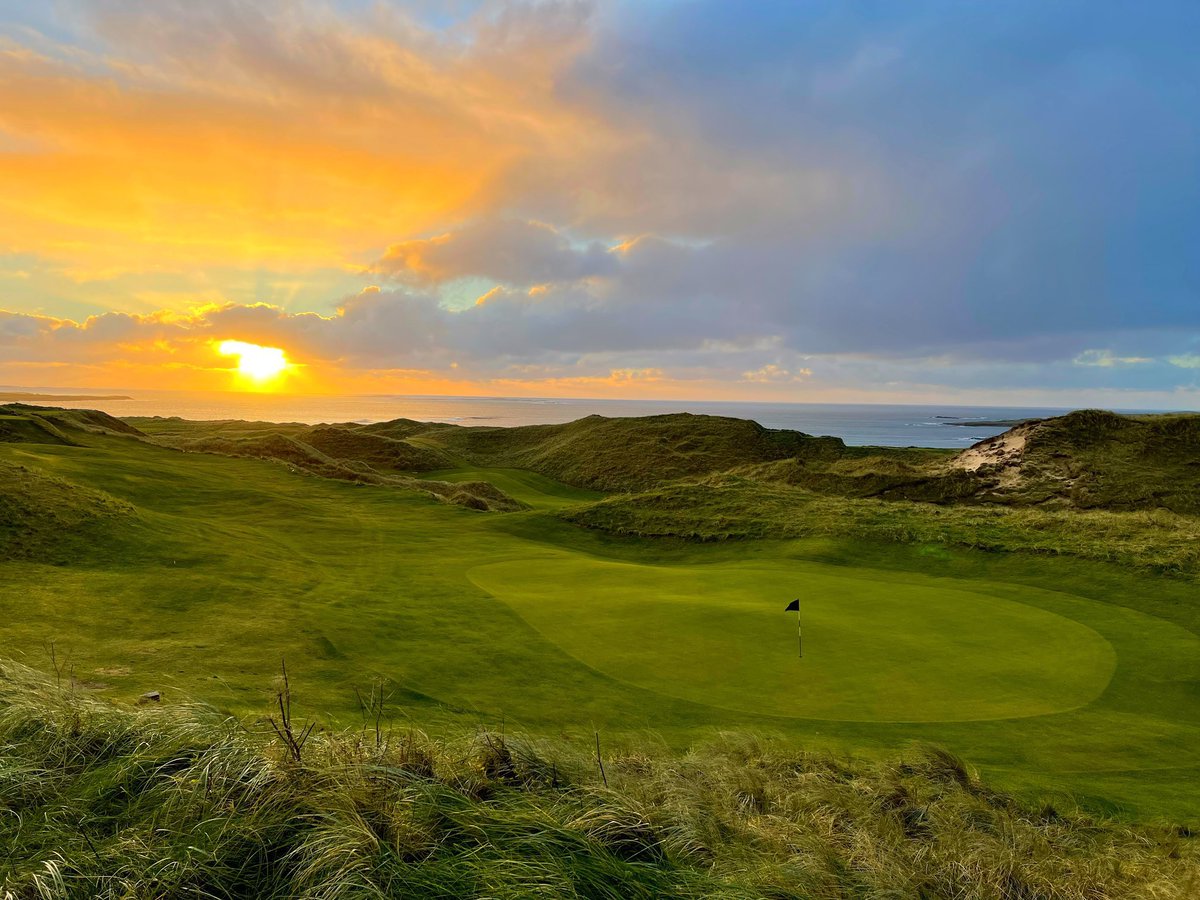 FairwaysFundays's tweet photo. This is the spectacular @CarneGolfLinks in County Mayo on the west coast of Ireland. 
27 incredible golf holes make Carne one of the best links golf experiences in the world. 
Carne offers a magical combination of exhilarating golf with the very warmest of welcomes 🏌🏻‍♀️🇮🇪🏌🏼☘️ https://t.co/vgoIu2wjJ6