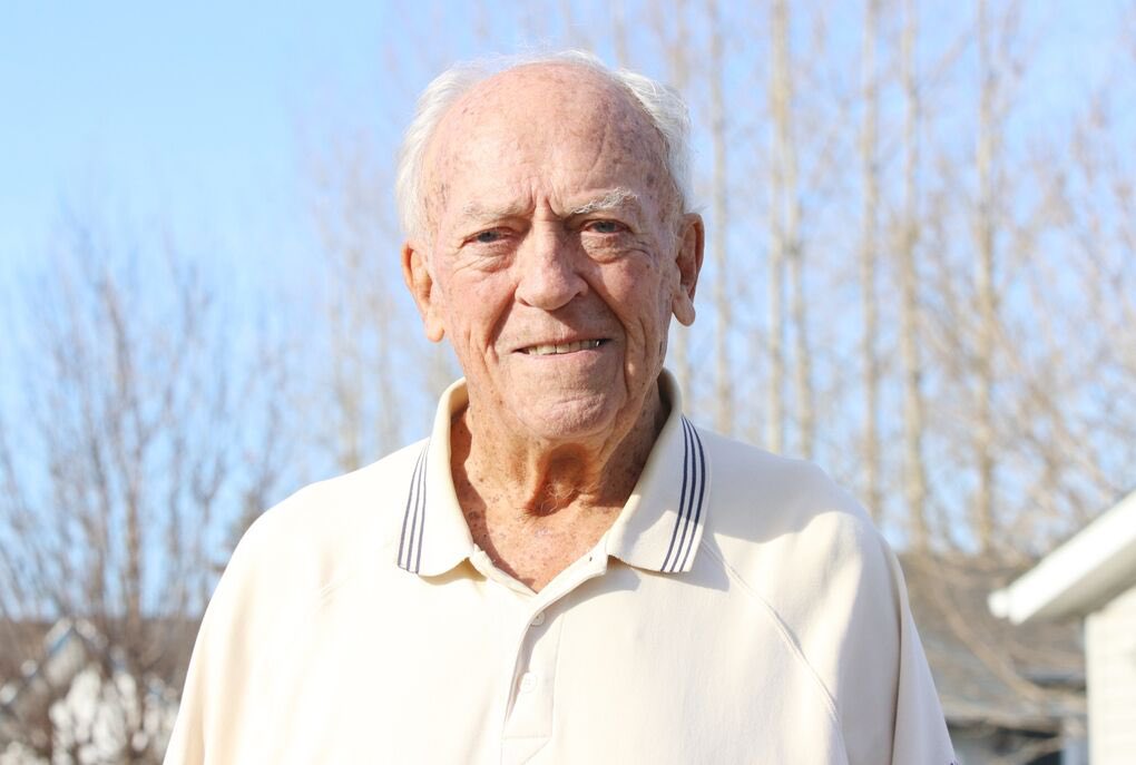 BaseballMB's tweet image. Tom Town &amp;amp; Gerry MacKay, two members of the Manitoba Baseball Hall of Fame &amp;amp; talented athletes from Brandon, MB, have passed away. We send our deepest condolences to both their families/communities. Learn more about these legendary Manitobans here ⬇️

🔗: baseballmanitoba.ca/index.php/node…
