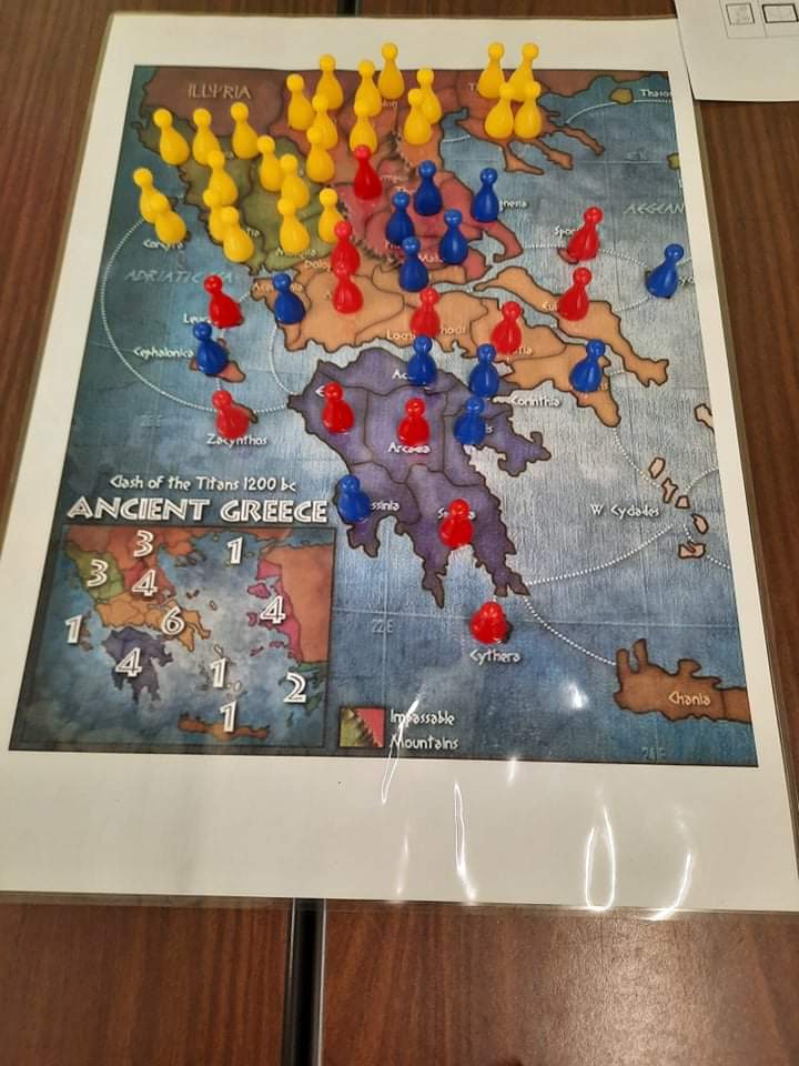 AtheneumMXM's tweet photo. In 2A leren de leerlingen via een spelvorm over de Griekse veldslagen. Onze eigen historische versie van RISK. #geschiedenis #spelendleren #activeren @GO_onderwijs @GOinAntwerpen https://t.co/tmf2eRZbYd