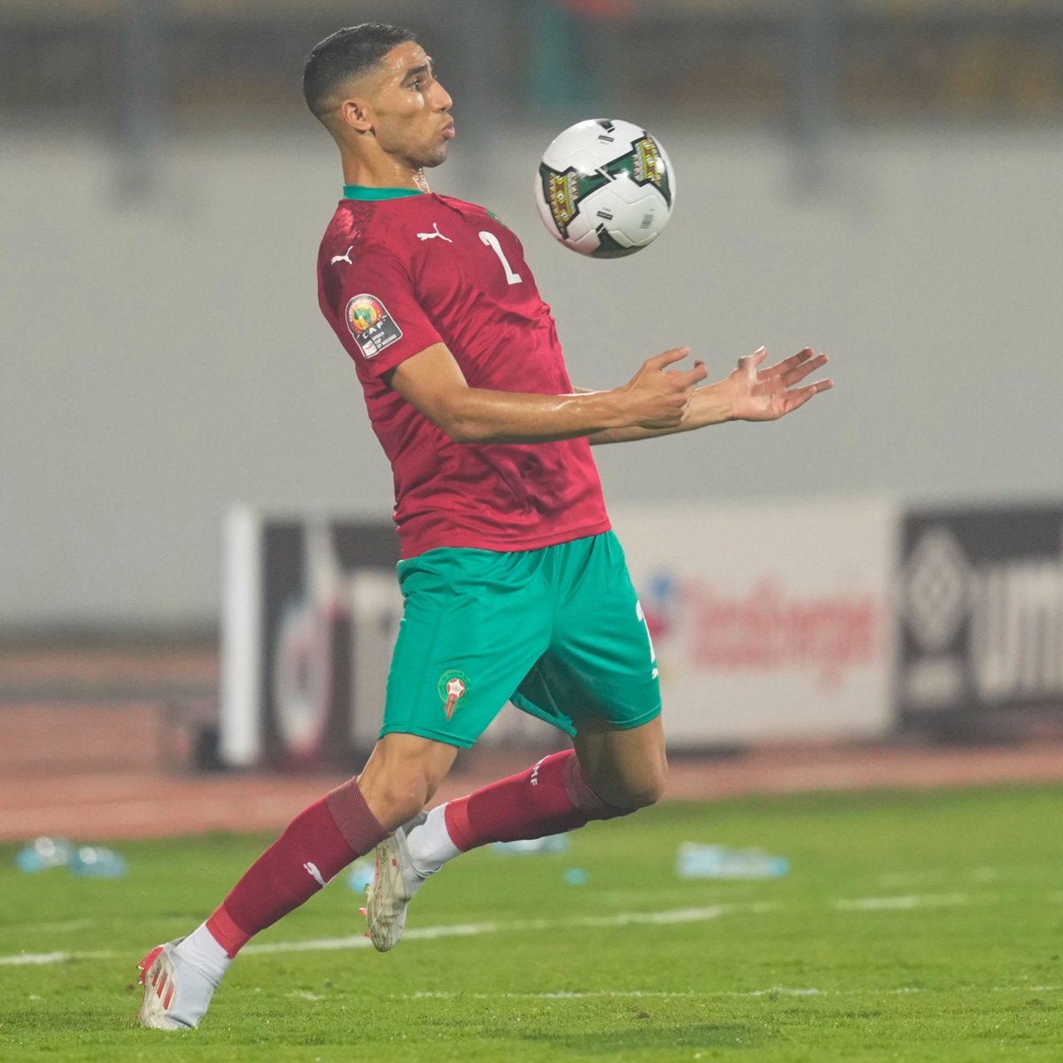 UEFAcom_fr's tweet photo. ⚽️  Un héros nommé #Hakimi 🇲🇦 
#MARMWI #AFCON2021 #TeamPSG https://t.co/GljlEfBCjE