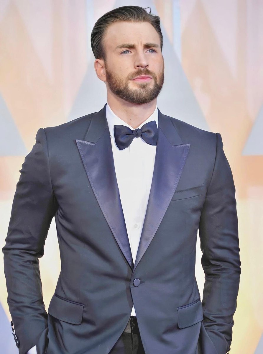 simply_Lizzzyy's tweet photo. Christopher! 🥺💙 #ChrisEvans https://t.co/OavOAqUnYy