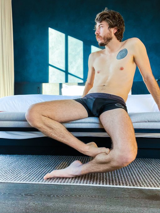 Obsessed with this room https://t.co/H9zOERTIwT