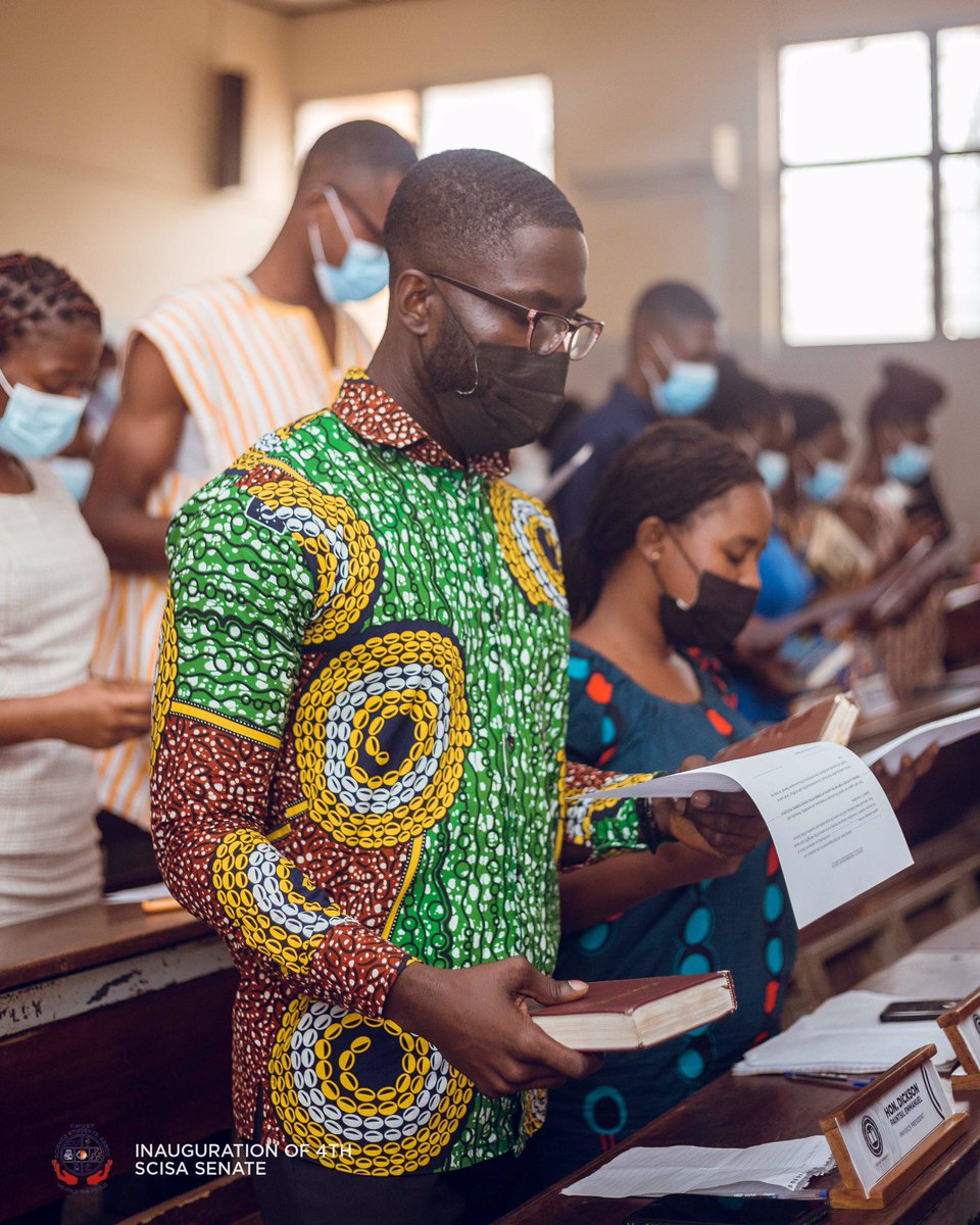 thescisasenate's tweet image. 📸Excerpt of the moment were the Rt. Hon. Speaker led the house to officially swear in Members of the Senate. 🤩

#ScisaSenate
#ScisaKNUST
