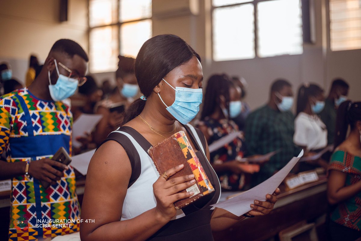 thescisasenate's tweet image. 📸Excerpt of the moment were the Rt. Hon. Speaker led the house to officially swear in Members of the Senate. 🤩

#ScisaSenate
#ScisaKNUST