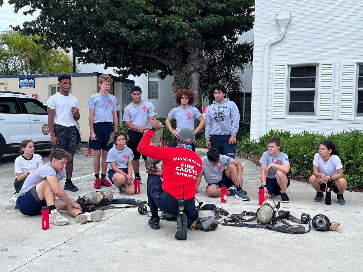 MiamiBeachFire's tweet photo. Our Fire Cadets have been hard at work so far this year. #MBParks #YourMBFD
Since the 2022 program began earlier this month, Miami Beach Fire Rescue Cadets have been learning important skills from some of MBFD’s bravest. https://t.co/ZJtngkTGGh