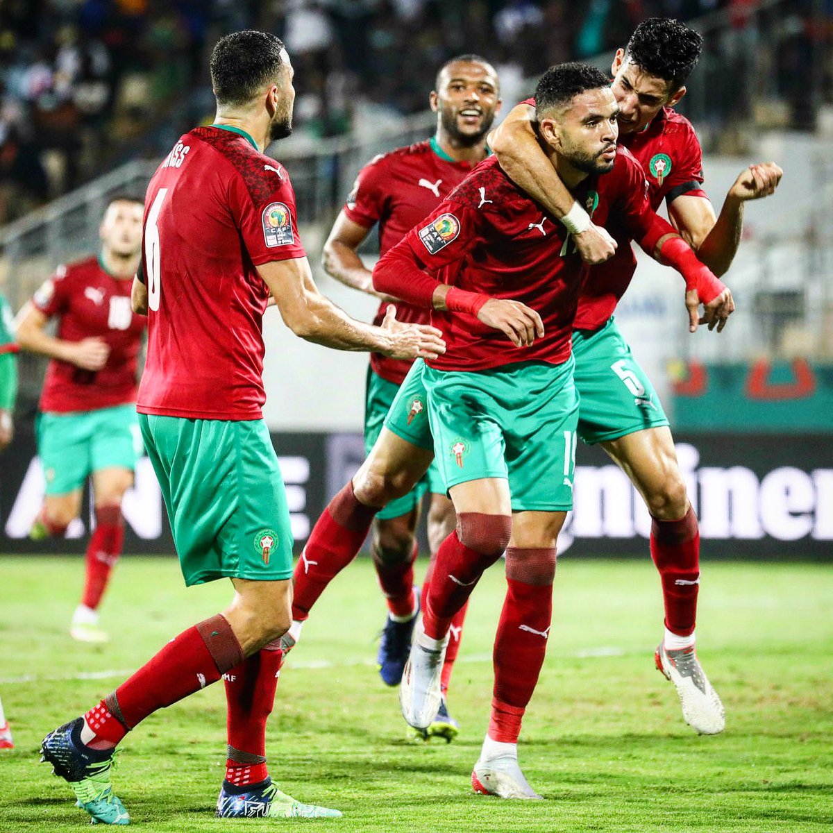 ActuFoot_'s tweet photo. LE MAROC SE QUALIFIE POUR LES QUARTS DE FINALE 🇲🇦🔥 #CAN2021 https://t.co/65DqLtBxmv