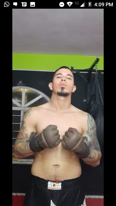 Chacalhot3's tweet photo. @fetichistasmty @RegiolandiaMTY Yo entreno https://t.co/SuBWspiYnH
