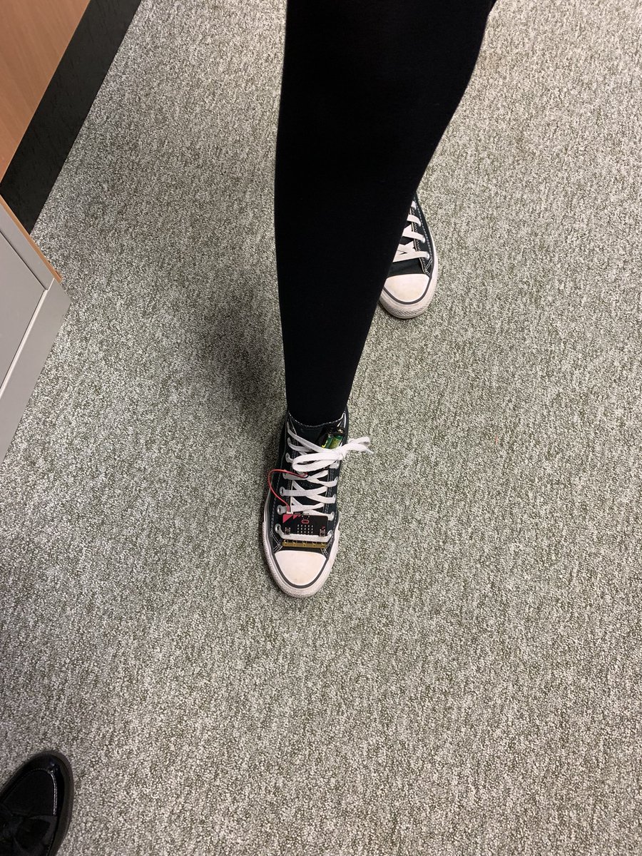 OLSPECOTEAM's tweet photo. S1 getting active coding their Microbits to become a step counter @OLSPHigh #countsteps #getactive #walk https://t.co/YVyaXkH3Cy