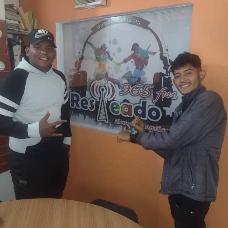 resteado2's tweet photo. “Mi Venezuela” de Samuel y Dembo, sentimiento venezolano en Resteado 96.5 FM. Orgullosos del talento venezolano y agradecidos por su gentil visita…!!! https://t.co/QR7yB5uqL4