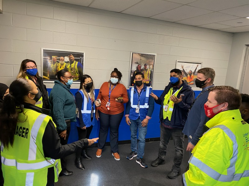 SalangaJ's tweet photo. Team meeting with our UGE Business Partners in DEN! We're working together to provide a safe, clean, and consistent product for your customers! Thanks @jeremylehew for leading your team! Keep up the great work! @MikeHannaUAL  @chahin_hector @Bdubspub @JMRoitman @MattatUnited https://t.co/iKUzmoqvEg