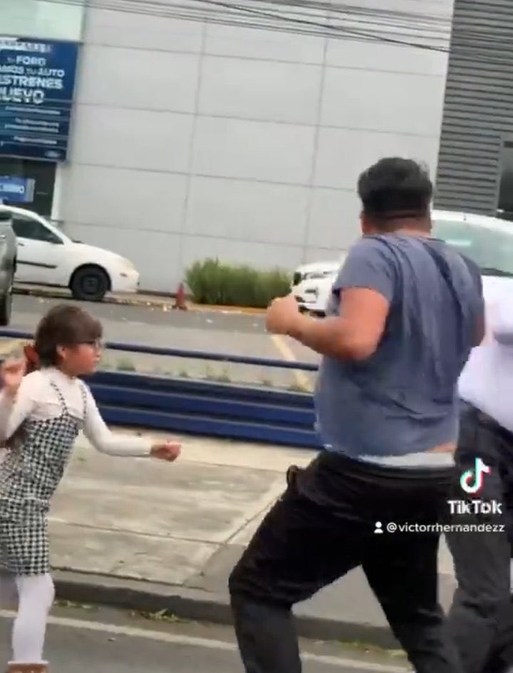 E_Bellizzia's tweet photo. *2082*
“Siéntense, niños. Les voy a contar la historia de cuando le pegué en el ano a Alfredo Adame” https://t.co/MOnp2qJ17a